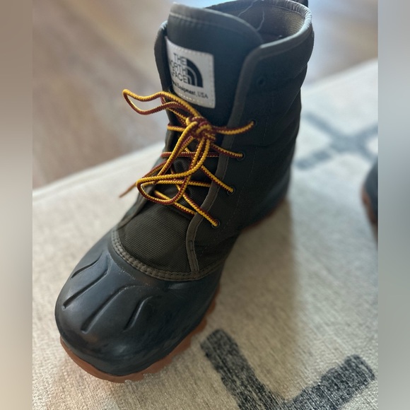 North Face MEN'S TSUMORU BOOT size 9 *like new - Picture 2 of 5